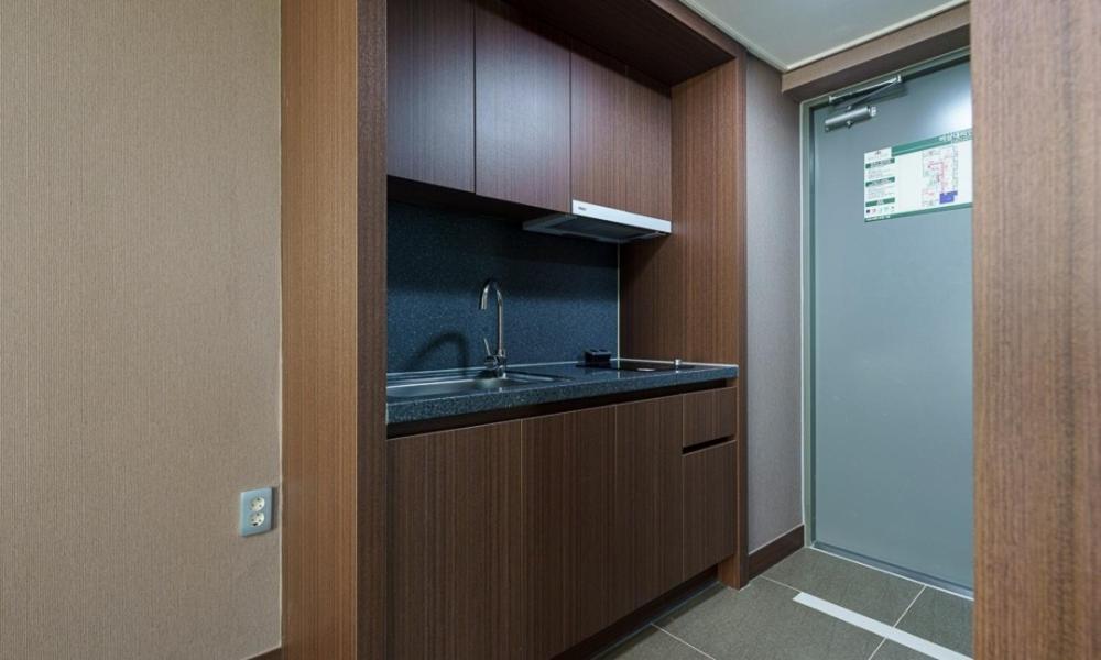 Raonstay In Perla Hotel Джинджу Екстериор снимка